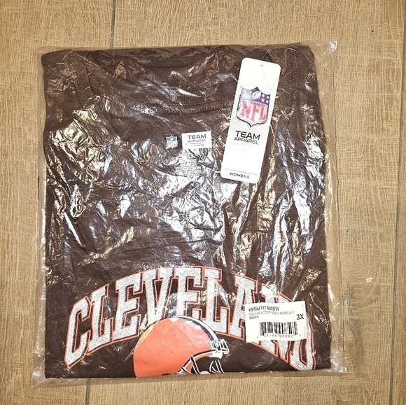 NFL Tops - NFL Team Apparel Women's 3XL Cleveland Football Brown T-Shirt